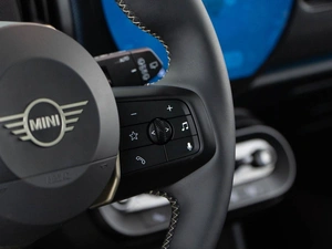 Хетчбэк MINI Cooper 2024 года, 4898999 рублей, Москва