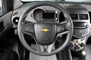 Седан Chevrolet Aveo 2013 года, 859000 рублей, Тюмень