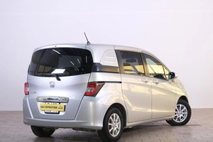 Минивэн Honda Freed 2012 года, 1079000 рублей, Омск