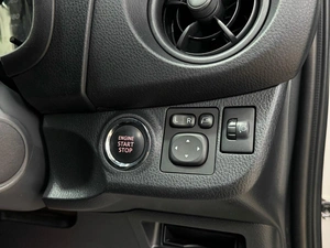Хетчбэк Toyota Vitz 2018 года, 799000 рублей, Красноярск