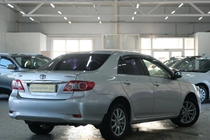 Седан Toyota Corolla 2011 года, 1239000 рублей, Омск
