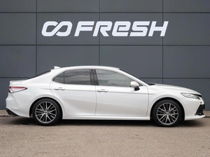 Седан Toyota Camry 2021 года, 4200000 рублей, Краснодар