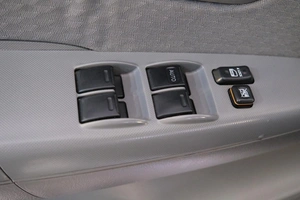 Пикап Toyota Hilux 2010 года, 2099000 рублей, Омск