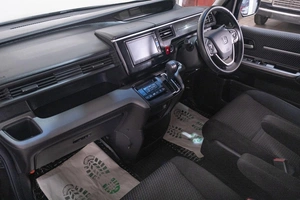 Минивэн Honda Stepwgn Spada 2017 года, 2009000 рублей, Томск