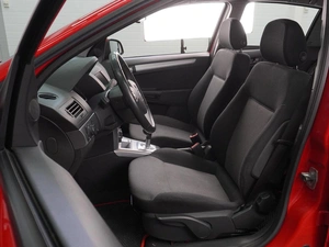 Хетчбэк Opel Astra 2013 года, 699000 рублей, Воронеж