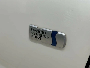 Универсал Toyota Prius Alpha 2017 года, 1690000 рублей, Красноярск