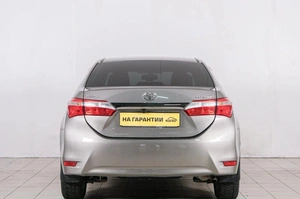 Седан Toyota Corolla 2015 года, 1149000 рублей, Красноярск