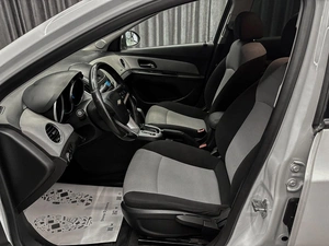Универсал Chevrolet Cruze 2014 года, 850000 рублей, Красноярск