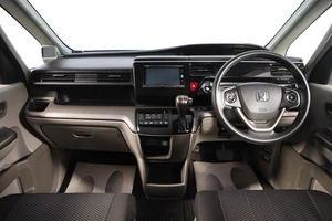 Минивэн Honda Stepwgn 2016 года, 1689000 рублей, Новосибирск