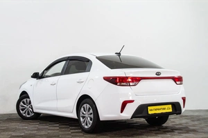 Седан Kia Rio 2019 года, 1199000 рублей, Сургут