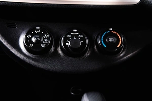 Хетчбэк Toyota Vitz 2016 года, 819000 рублей, Пермь