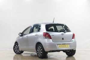 Хетчбэк Toyota Vitz 2009 года, 629000 рублей, Новокузнецк