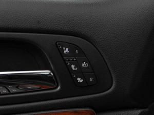 Внедорожник Chevrolet Tahoe 2013 года, 1974400 рублей, Москва