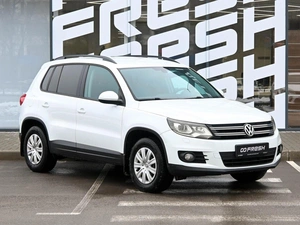 Внедорожник Volkswagen Tiguan 2015 года, 1345000 рублей, Волгоград