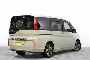 Минивэн Honda Stepwgn 2015 года, 1939000 рублей, Барнаул
