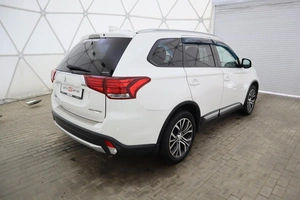 Внедорожник Mitsubishi Outlander 2017 года, 2210000 рублей, Обнинск