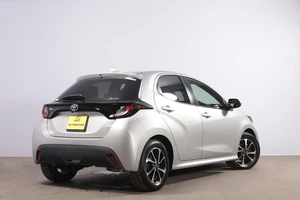 Хетчбэк Toyota Yaris 2021 года, 1059000 рублей, Новосибирск