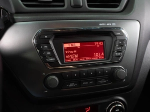 Хетчбэк Kia Rio 2013 года, 899000 рублей, Тюмень