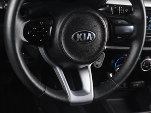 Седан Kia Rio 2020 года, 1619000 рублей, Красный Пахарь