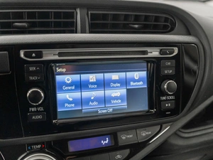 Хетчбэк Toyota Prius C 2016 года, 1275000 рублей, Красноярск