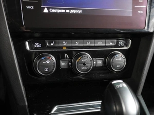 Седан Volkswagen Passat 2018 года, 2300000 рублей, Воронеж