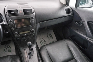 Седан Toyota Avensis 2009 года, 1269000 рублей, Красноярск