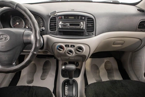 Седан Hyundai Verna 2007 года, 589000 рублей, Барнаул