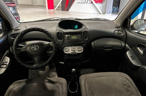 Хетчбэк Toyota Yaris Verso 2003 года, 497000 рублей, Красноярск