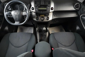 Внедорожник Toyota RAV4 2010 года, 1359000 рублей, Тюмень