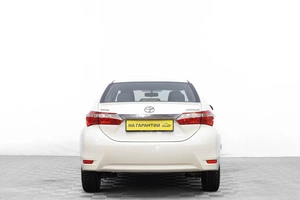 Седан Toyota Corolla 2013 года, 1329000 рублей, Барнаул