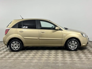 Хетчбэк Kia Rio 2010 года, 609900 рублей, Казань