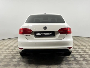 Седан Volkswagen Jetta 2012 года, 1019900 рублей, Казань