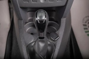 Седан Renault Logan 2017 года, 1029000 рублей, Томск