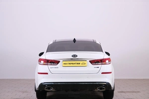 Седан Kia Optima 2018 года, 2159000 рублей, Омск