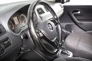Седан Volkswagen Polo 2016 года, 1159000 рублей, Томск