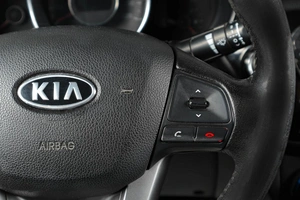 Седан Kia Rio 2012 года, 999000 рублей, Тюмень