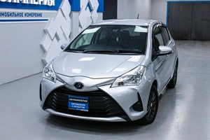 Хетчбэк Toyota Vitz 2017 года, 958000 рублей, Солонцы