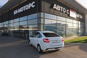 Седан ВАЗ (LADA) Granta 2023 года, 860000 рублей, Мирное