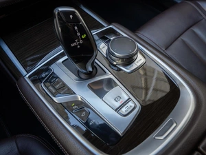 Седан BMW 7 серия 2016 года, 3190000 рублей, Волгоград