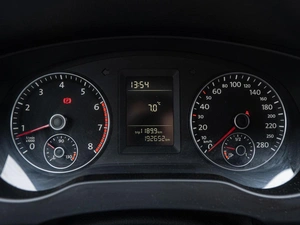 Седан Volkswagen Jetta 2011 года, 1150000 рублей, Волгоград