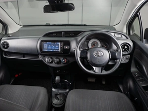 Хетчбэк Toyota Vitz 2019 года, 969000 рублей, Тюмень