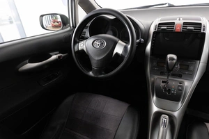 Хетчбэк Toyota Auris 2007 года, 799000 рублей, Красноярск