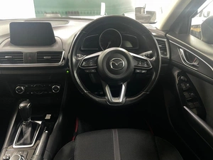 Седан Mazda Axela 2016 года, 1320000 рублей, Ачинск
