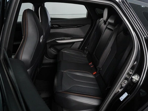 Лифтбек Changan UNI-V 2024 года, 2098000 рублей, Красный Пахарь