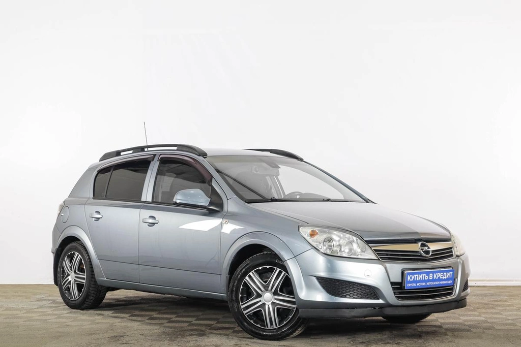 Хетчбэк Opel Astra 2011 года, 569000 рублей, Тюмень