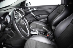 Хетчбэк Opel Astra GTC 2013 года, 1029000 рублей, Пермь