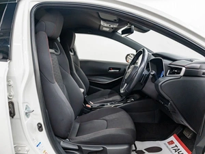 Хетчбэк Toyota Corolla 2018 года, 1550000 рублей, Красноярск