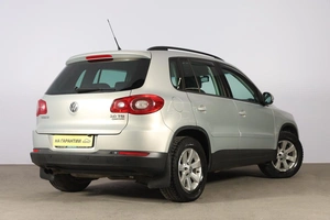 Внедорожник Volkswagen Tiguan 2011 года, 1309000 рублей, Новосибирск