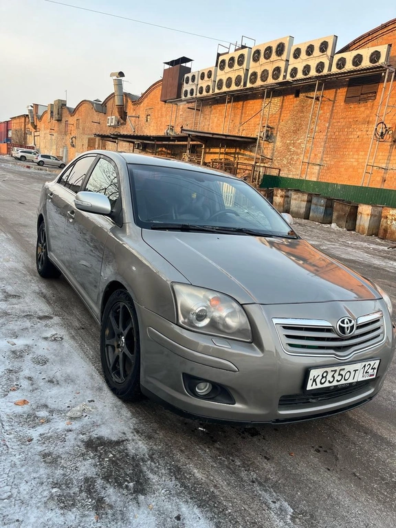 Седан Toyota Avensis 2007 года, 950000 рублей, Канск