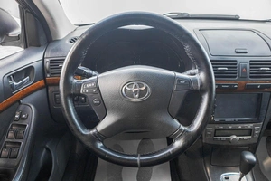 Седан Toyota Avensis 2006 года, 749000 рублей, Барнаул